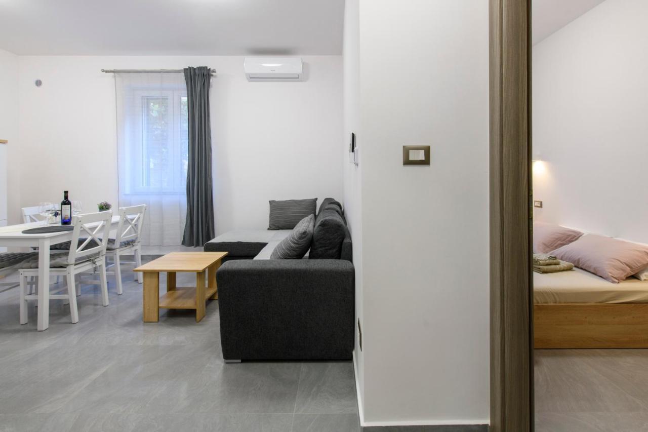 Apartment Delalle Split Exterior photo
